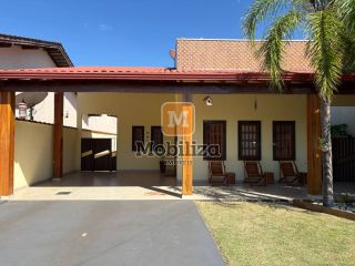 Sobrado com 3 quartos sendo 1 suíte e energia solar no Condomínio Mediterrâneo