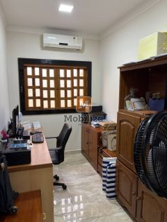 Sobrado com 3 quartos sendo 1 suíte e energia solar no Condomínio Mediterrâneo