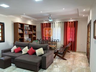 Sobrado com 3 quartos sendo 1 suíte e energia solar no Condomínio Mediterrâneo