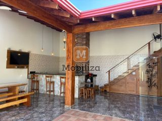 Sobrado com 3 quartos sendo 1 suíte e energia solar no Condomínio Mediterrâneo