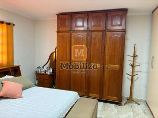 Sobrado com 3 quartos sendo 1 suíte e energia solar no Condomínio Mediterrâneo