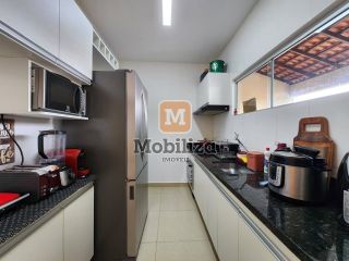 Casa com 3 dormitórios sendo 1 suíte e um amplo quintal no Condomínio San Matheus