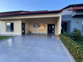 Casa com 3 dormitórios sendo 1 suíte e edícula contendo depósito e banheiro no Condomínio San Matheus