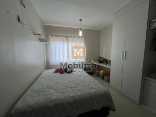 Casa com 3 dormitórios sendo 1 suíte e edícula contendo depósito e banheiro no Condomínio San Matheus