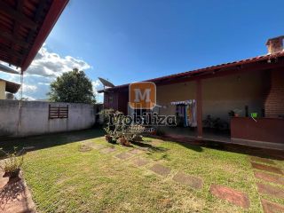 Casa com 3 dormitórios sendo 1 suíte e edícula contendo depósito e banheiro no Condomínio San Matheus