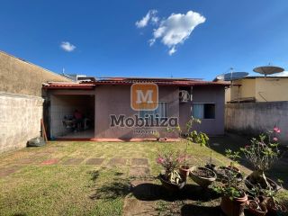 Casa com 3 dormitórios sendo 1 suíte e edícula contendo depósito e banheiro no Condomínio San Matheus