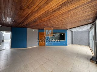 Casa com 3 dormitórios sendo 1 suíte e piscina no bairro Flodoaldo