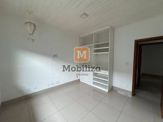 Casa com 3 dormitórios sendo 1 suíte e piscina no bairro Flodoaldo