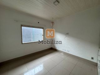 Casa com 3 dormitórios sendo 1 suíte e piscina no bairro Flodoaldo