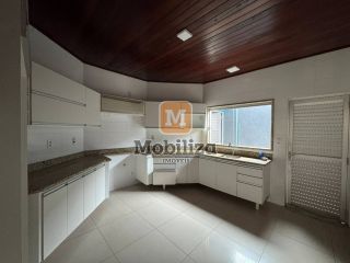 Casa com 3 dormitórios sendo 1 suíte e piscina no bairro Flodoaldo