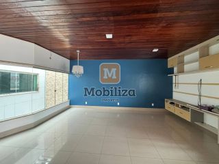 Casa com 3 dormitórios sendo 1 suíte e piscina no bairro Flodoaldo