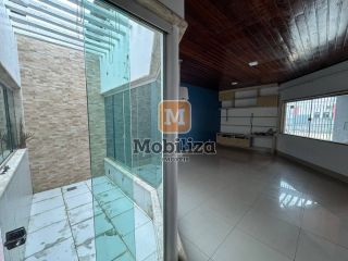 Casa com 3 dormitórios sendo 1 suíte e piscina no bairro Flodoaldo