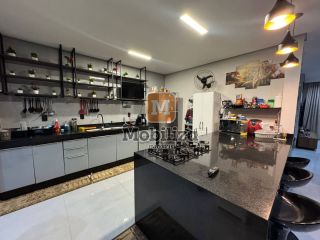 Sobrado com 3 suítes e piscina privativa no Condomínio Rio Madeira