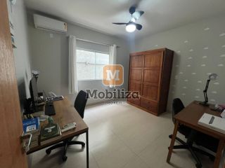 Casa ampliada com 3 quartos sendo 1 suíte e quintal espaçoso no Condomínio San Matheus