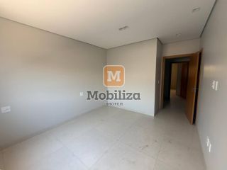 Sobrado com 3 suítes e área gourmet no Condomínio Parintins