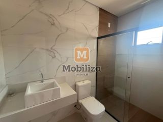 Sobrado com 3 suítes e área gourmet no Condomínio Parintins