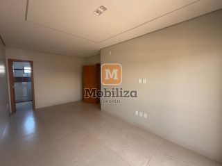 Sobrado com 3 suítes e área gourmet no Condomínio Parintins