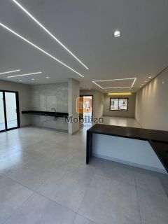 Sobrado com piscina privativa e 3 suítes no Condomínio Parintins