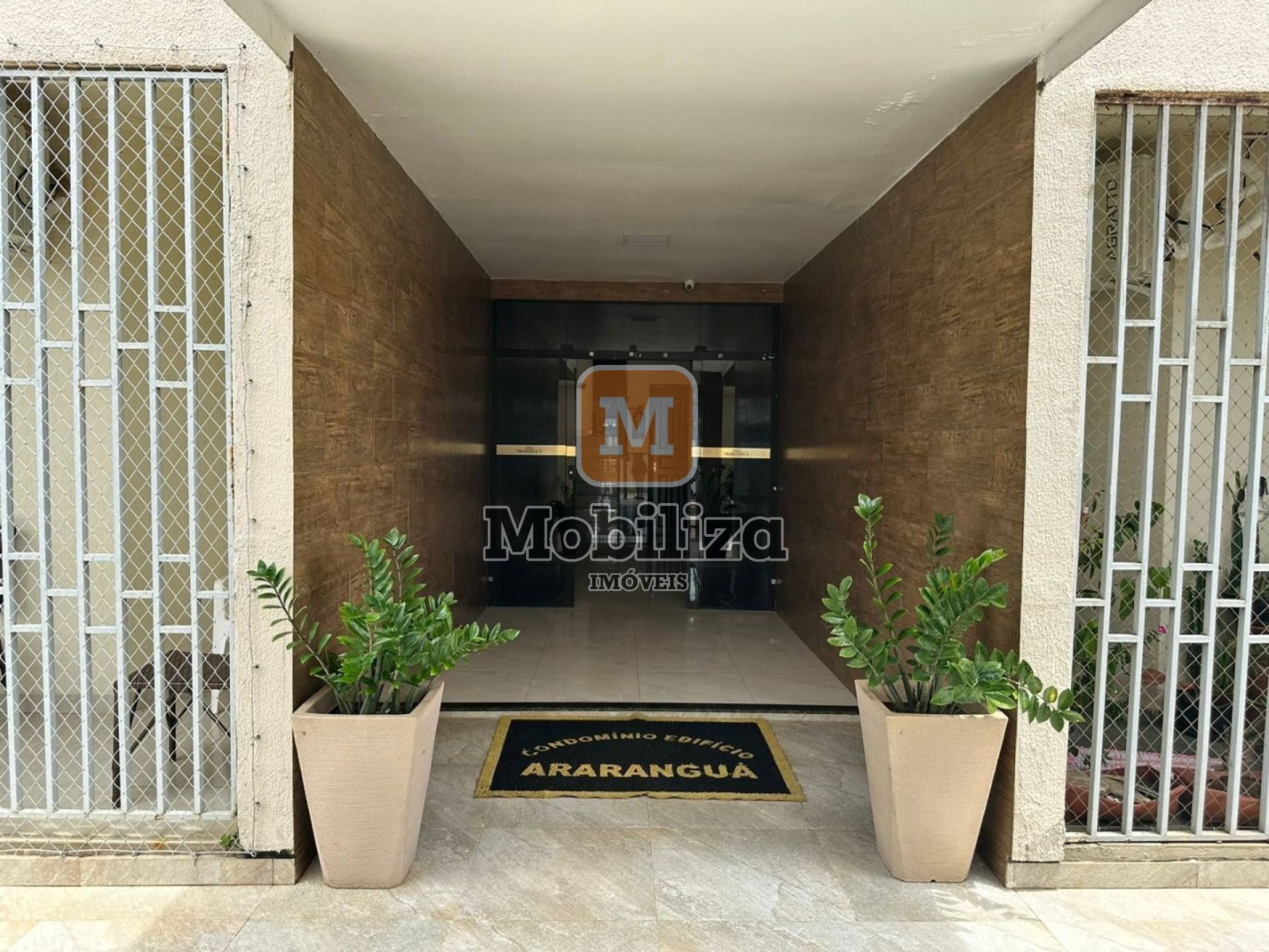 Apartamento com 3 quartos sendo 1 suíte no Edifício Araranguá