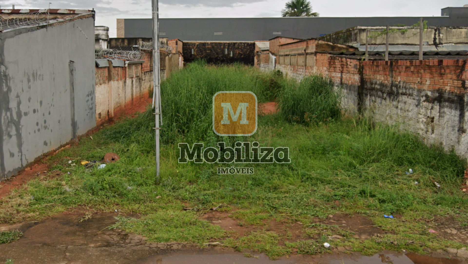 Excelente terreno para investimento em área comercial na região central com 500m²