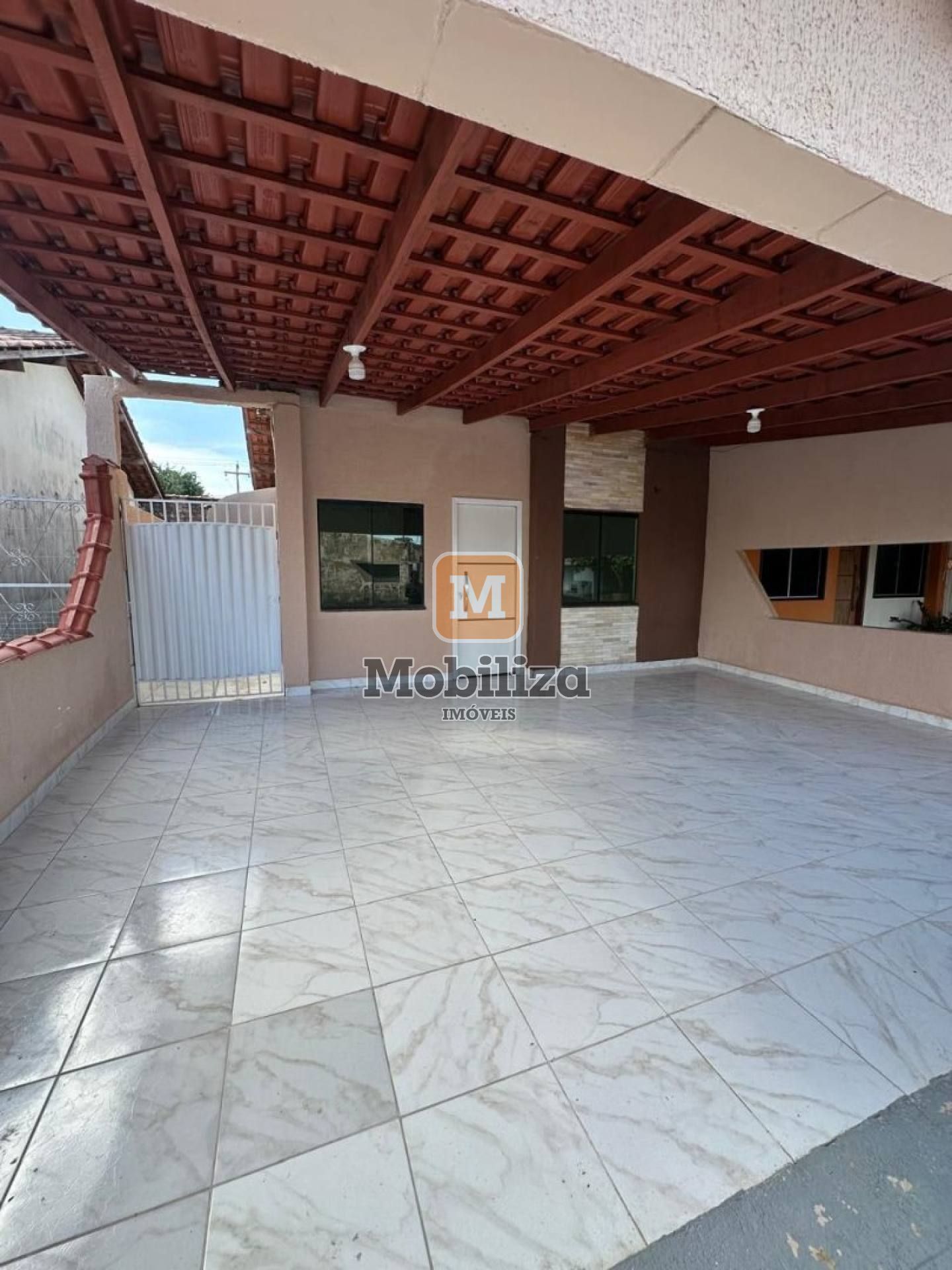 Excelente casa com 2 dormitórios e 2 vagas de garagem cobertas no Condomínio Residencial Riviera