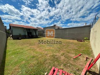 Casa com 3 dormitórios sendo 1 suíte e quintal amplo no Condomínio San Matheus