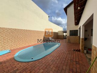 Sobrado com piscina, 3 dormitórios sendo 1 suíte em excelente localização na Zona Norte - Bairro Pedrinhas