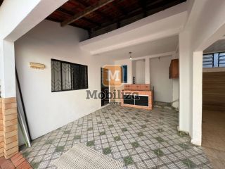 Sobrado com piscina, 3 dormitórios sendo 1 suíte em excelente localização na Zona Norte - Bairro Pedrinhas