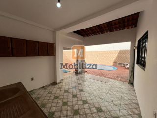 Sobrado com piscina, 3 dormitórios sendo 1 suíte em excelente localização na Zona Norte - Bairro Pedrinhas