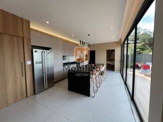 Casa com 4 quartos sendo 2 suítes e piscina aquecida no Bosque do Rio Madeira