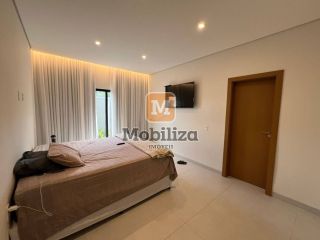 Casa com 4 quartos sendo 2 suítes e piscina aquecida no Bosque do Rio Madeira