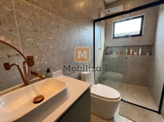 Casa com 4 quartos sendo 2 suítes e piscina aquecida no Bosque do Rio Madeira