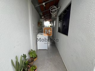 Casa com 2 dormitórios e quintal amplo no Condomínio Lagoa Azul