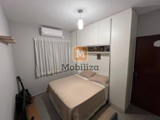 Casa com 2 dormitórios e quintal amplo no Condomínio Lagoa Azul