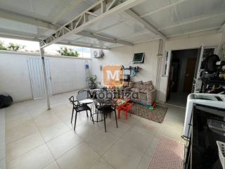 Apartamento térreo com terreno e 2 dormitórios no Condomínio Urca