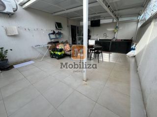 Apartamento térreo com terreno e 2 dormitórios no Condomínio Urca