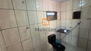 Casa com 3 dormitórios e piscina no bairro Flodoaldo Pontes Pinto