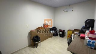 Casa com 3 dormitórios e piscina no bairro Flodoaldo Pontes Pinto