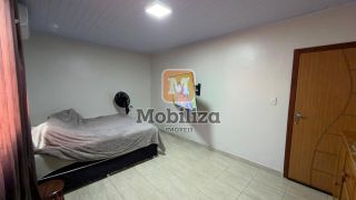 Casa com 3 dormitórios e piscina no bairro Flodoaldo Pontes Pinto