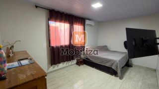 Casa com 3 dormitórios e piscina no bairro Flodoaldo Pontes Pinto