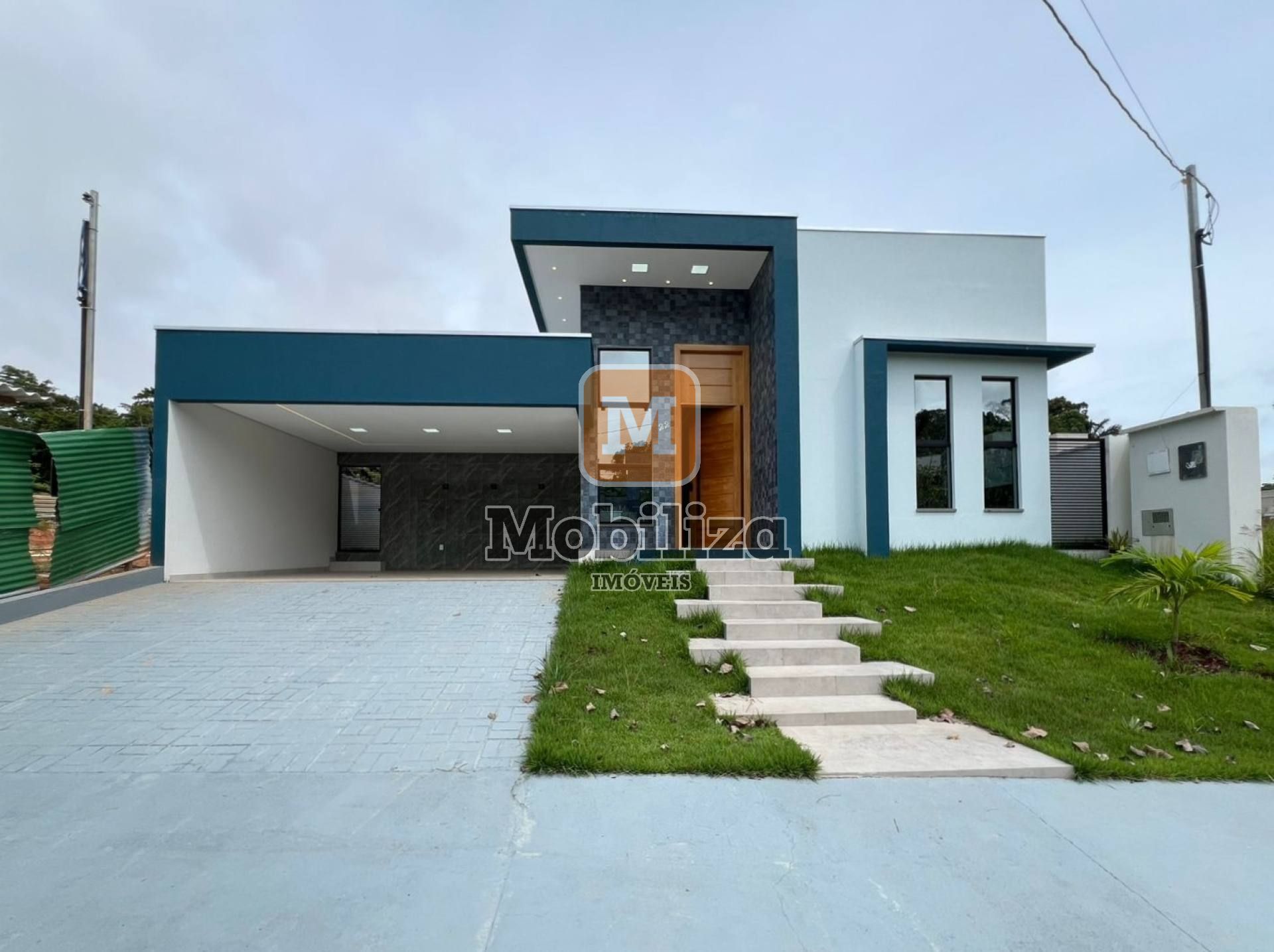 Casa com 3 suítes sendo 1 com closet e quintal com piscina no Bosque do Rio Madeira