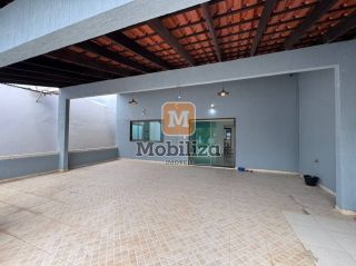 Exclusividade - Sobrado com 3 quartos sendo 2 suítes, quintal espaçoso e edícula no bairro Agenor de Carvalho
