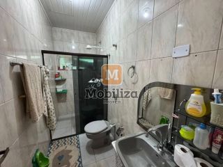 Casa ampla com ponto comercial, próxima ao Shopping com 3 quartos sendo 2 suítes, edícula e piscina no Bairro Embratel