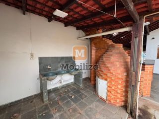 Casa no Condomínio Icaraí 2 com 3 quartos sendo 1 suíte e área gourmet com churrasqueira