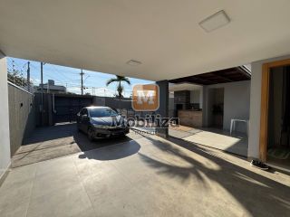 Casa com 3 quartos sendo 2 suítes, piscina e fino acabamento no Greenville