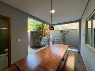 Casa com 3 quartos sendo 2 suítes, piscina e fino acabamento no Greenville