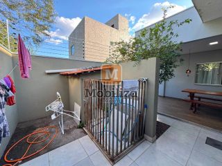 Casa com 3 quartos sendo 2 suítes, piscina e fino acabamento no Greenville