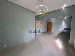 Casa com 3 dormitórios sendo 1 suíte, quintal amplo e edícula no bairro Igarapé
