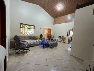 Casa ampla com 3 quartos sendo 1 suíte e terreno de 900m² no bairro Igarapé