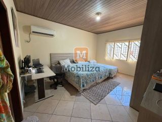 Casa ampla com 3 quartos sendo 1 suíte e terreno de 900m² no bairro Igarapé